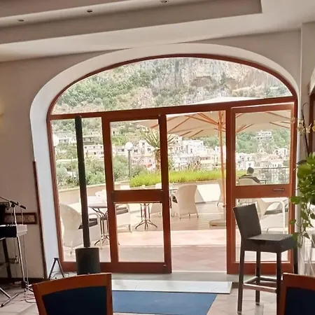 Royal Vista Mare Apartment
