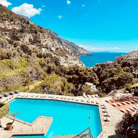 Royal Vista Mare Apartment *