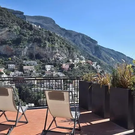 Royal Vista Mare Apartment *