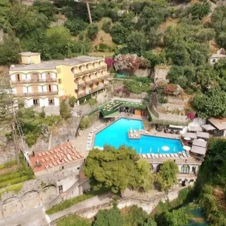 Royal Vista Mare Apartment