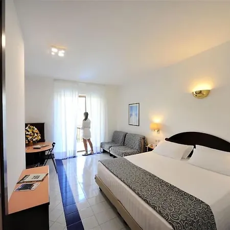 Royal Vista Mare Apartment