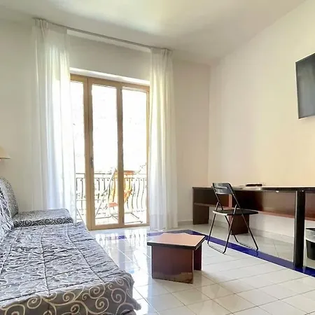 Royal Vista Mare Apartment *